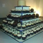6" Top Cake with 175 cupcakes